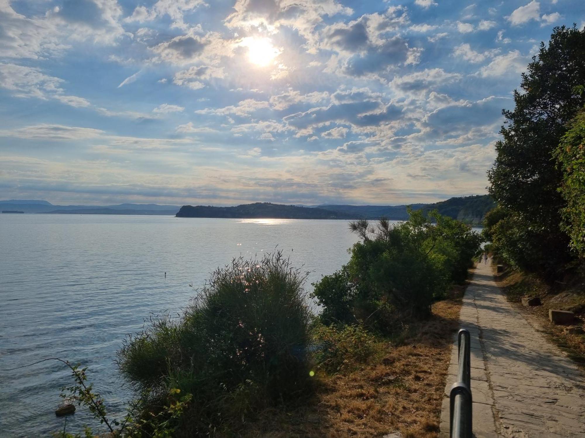 Piran Beach House - Private Oasis - Beachfront Apartment With A Sea View Terrace Εξωτερικό φωτογραφία