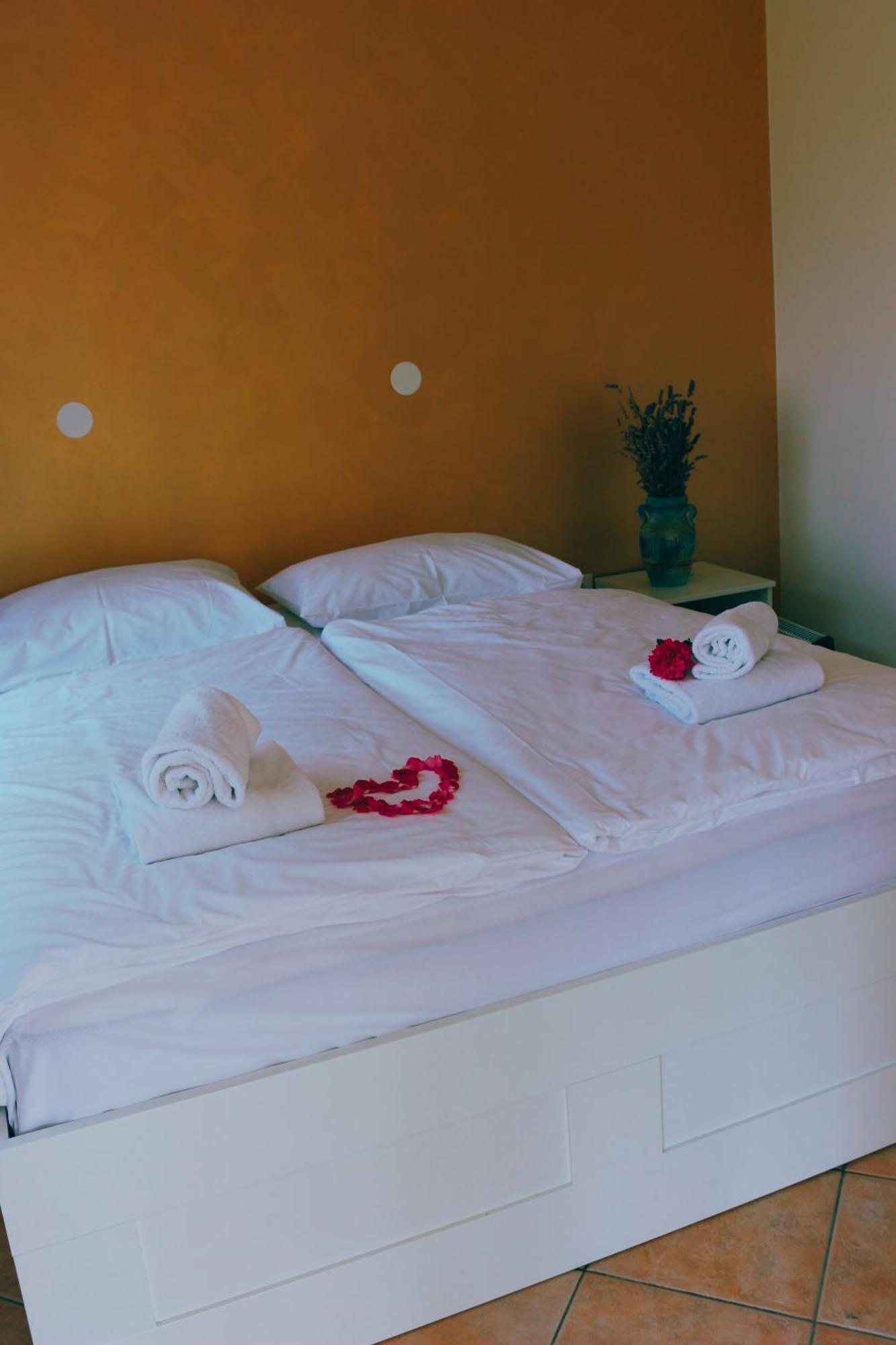 Piran Beach House - Private Oasis - Beachfront Apartment With A Sea View Terrace Εξωτερικό φωτογραφία
